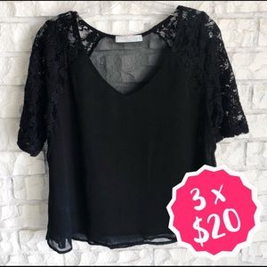 (3x$20) ⭐️ Oversize Black Blouse - Size Medium ⭐️